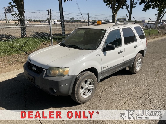 (Dixon, CA) 2007 Ford Escape Hybrid 4-Door Sport Utility Vehicle Runs & Moves) (Check Engine Light O