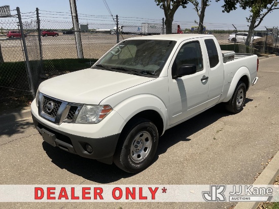 (Dixon, CA) 2017 Nissan Frontier Extended-Cab Pickup Truck Runs & Moves) (Has Smog Code