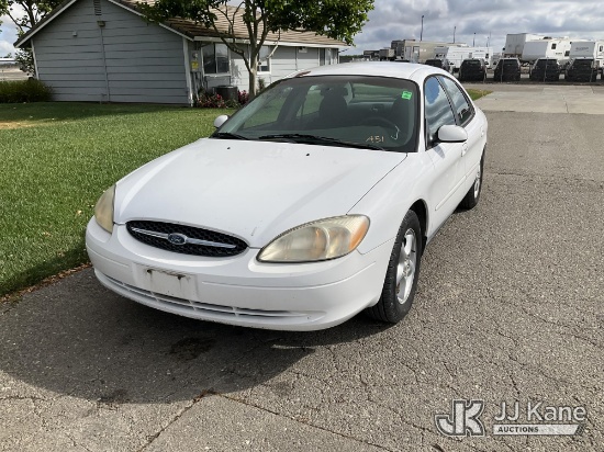 (Dixon, CA) 2001 Ford Taurus 4-Door Sedan Runs & Moves) (Rear Passenger Door Does Not Open, Minor Ro
