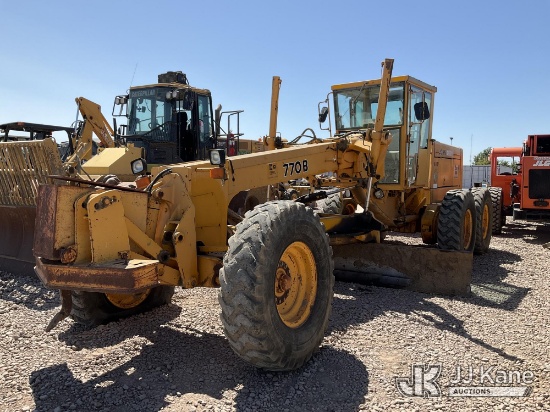 (Dixon, CA) 1998 John Deere 770B Motor Grader Runs & Operates) (Runs Rough, Major Oil Leak, Damaged 