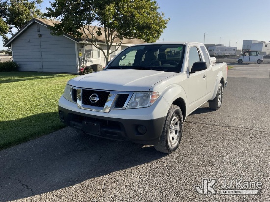 (Dixon, CA) 2016 Nissan Frontier Extended-Cab Pickup Truck Runs & Moves) (Minor Paint Damage