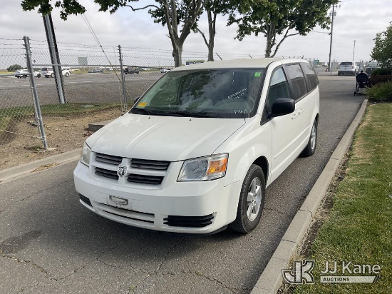 (Dixon, CA) 2010 Dodge Grand Caravan Mini Passenger Van Runs & Moves) (Rear Bumper Slightly Damaged