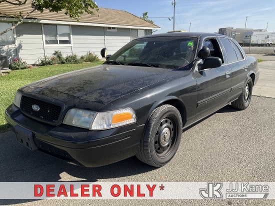 (Dixon, CA) 2010 Ford Crown Victoria Police Interceptor 4-Door Sedan Runs & Moves) (Flat Tire/Leaks 