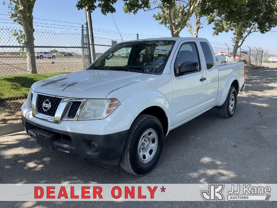 (Dixon, CA) 2016 Nissan Frontier Extended-Cab Pickup Truck Runs & Moves) (Code P1217