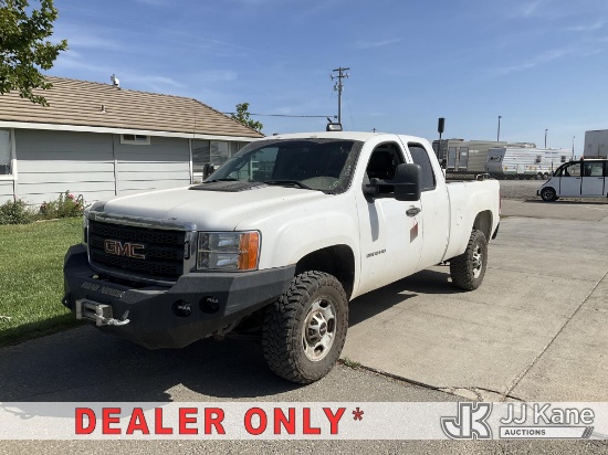(Dixon, CA) 2013 GMC Sierra 2500HD 4x4 Extended-Cab Pickup Truck Runs & Moves) (Missing Driver Insid