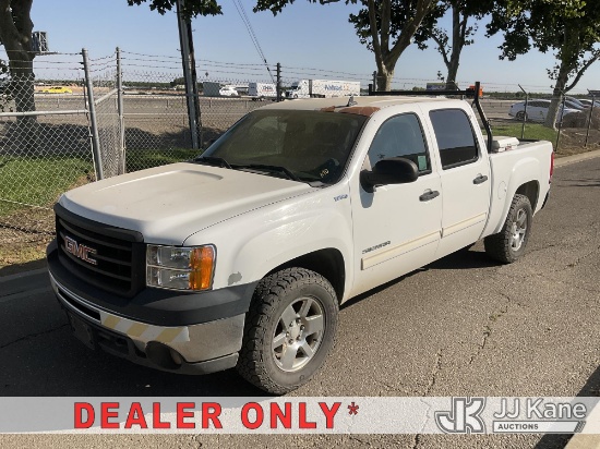 (Dixon, CA) 2013 GMC Sierra Hybrid 4x4 Crew-Cab Pickup Truck Runs & Moves) (Check Engine Light On
