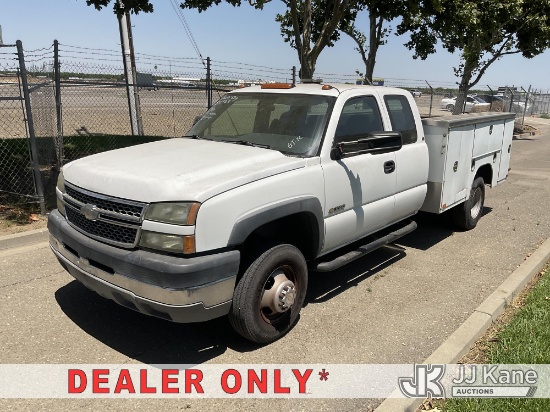 (Dixon, CA) 2005 Chevrolet 3500 silverado Extended-Cab Service Truck Runs & Moves) (ABS Light On, Ai