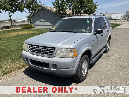 (Dixon, CA) 2002 Ford Explorer XLS 4x4 4-Door Sport Utility Vehicle Runs & Moves) (Passed Smog)(Door