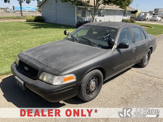 (Dixon, CA) 2010 Ford Crown Victoria Police Interceptor 4-Door Sedan Runs & Moves) (ABS Light On