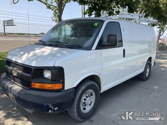 (Dixon, CA) 2015 Chevrolet Express 2500 Cargo Van Runs & Moves) (All Doors but Drivers are Locked