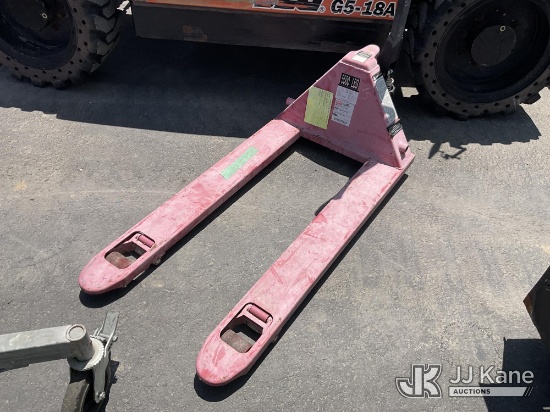 (Dixon, CA) 2022 Dayton 490Z06 Manual Pallet Jack Broken, Doesn't Raise Properly