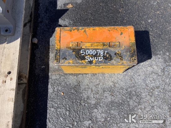 (Dixon, CA) Metal Ammo Box (Used) NOTE: This unit is being sold AS IS/WHERE IS via Timed Auction and