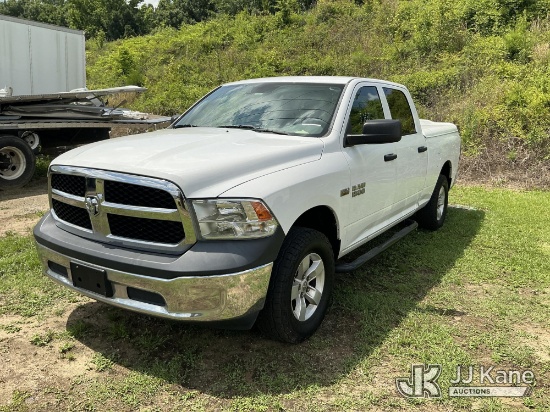 (Florence, SC) 2017 RAM 1500 4x4 Crew-Cab Pickup Truck Runs & Moves) (Bed Cover Stuck