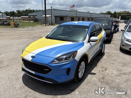(Thonotosassa, FL) 2021 Ford Escape Hybrid 4-Door Sport Utility Vehicle Wrecked) (Runs & Moves) (Jum