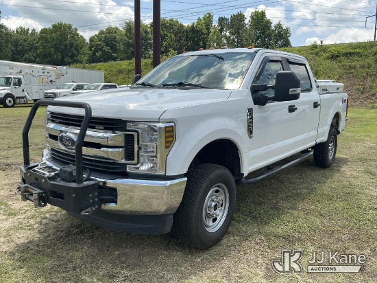 (Florence, SC) 2018 Ford F250 4x4 Crew-Cab Pickup Truck Runs & Moves) (Tire Pressure Sensor Light On
