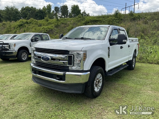 (Florence, SC) 2019 Ford F250 4x4 Crew-Cab Pickup Truck Runs & Moves) (Check Engine Light On