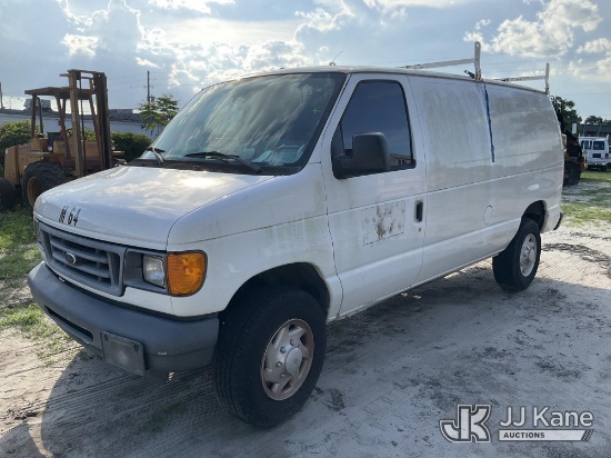 (Ocala, FL) 2007 Ford E350 Cargo Van Not Running, Condition Unknown) (Body/Paint Damage