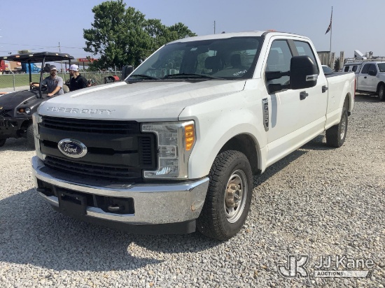 (Villa Rica, GA) 2017 Ford F250 Crew-Cab Pickup Truck Runs & Moves) (Body/Paint Damage