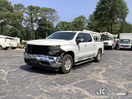 (Graysville, AL) 2019 Chevrolet Silverado 1500 4x4 Crew-Cab Pickup Truck Wrecked) (Runs & Moves) (Ch