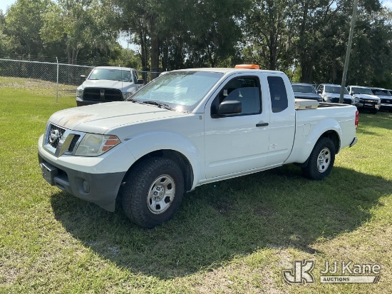 (Tampa, FL) 2016 Nissan Frontier Extended-Cab Pickup Truck Runs & Moves) (Smokes, Cracked Windshield