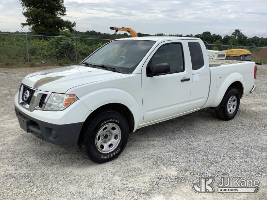 (Villa Rica, GA) 2016 Nissan Frontier Extended-Cab Pickup Truck Runs & Moves) (Body/Paint Damage