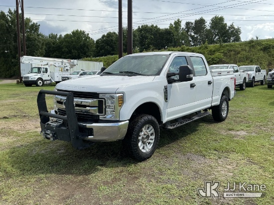 (Florence, SC) 2018 Ford F250 4x4 Crew-Cab Pickup Truck Runs & Moves) (Check Engine Light On, Body D