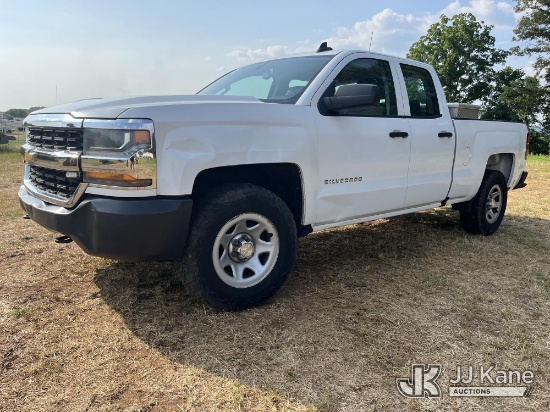 (Decherd, TN) 2017 Chevrolet Silverado 1500 4x4 Extended-Cab Pickup Truck Runs & Moves) (Check Engin