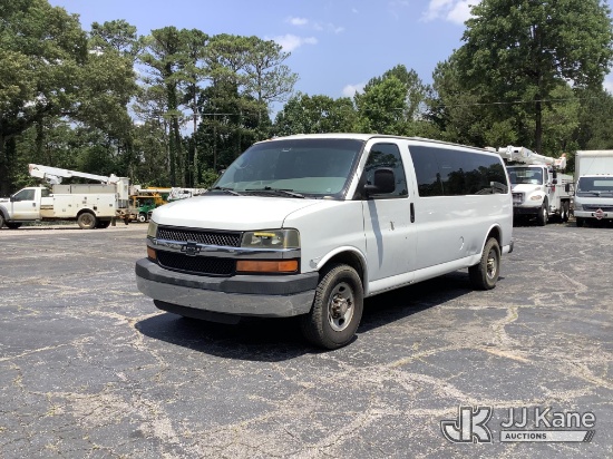 (Graysville, AL) 2007 Chevrolet Express 3500 Passenger Van Runs & Moves) (Jump To Start, Rust Damage