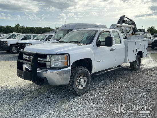 (Moncks Corner, SC) 2010 Chevrolet Silverado 4x4 Extended-Cab Service Truck Runs & Moves) (Check Eng