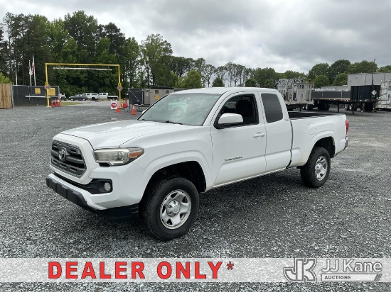 (China Grove, NC) 2016 Toyota Tacoma 4x4 Extended-Cab Pickup Truck Runs & Moves) (Cracked Windshield