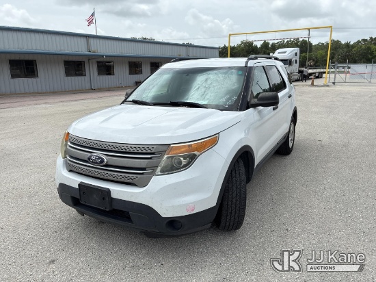 (Thonotosassa, FL) 2014 Ford Explorer 4-Door Sport Utility Vehicle Runs & Moves) (Cracked Windshield