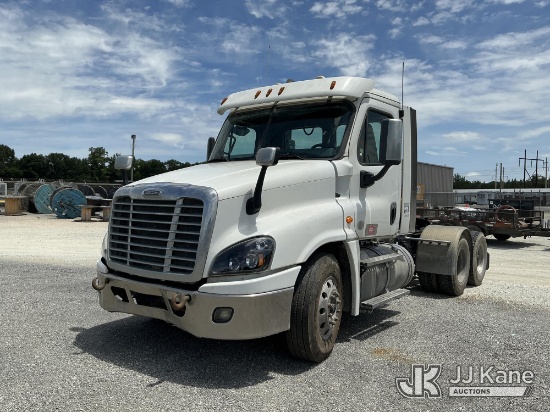 (Moncks Corner, SC) 2018 Freightliner Cascadia CA125D T/A Truck Tractor Runs & Moves) (Check Engine 