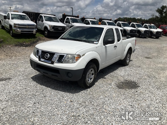 (Villa Rica, GA) 2016 Nissan Frontier Extended-Cab Pickup Truck Runs & Moves) (Body/Paint Damage