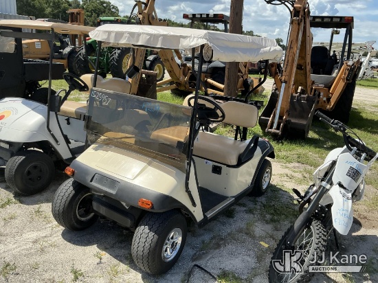 (Thonotosassa, FL) EZ-Go Golf Cart Runs & Moves )(Paint & Body Damage