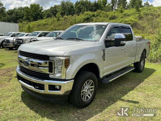 (Florence, SC) 2019 Ford F250 4x4 Crew-Cab Pickup Truck Runs & Moves) (Tire Pressure Sensor Light On