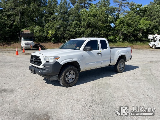 (Chester, VA) 2016 Toyota Tacoma Extended-Cab Pickup Truck Runs & Moves) (Check Engine Light On