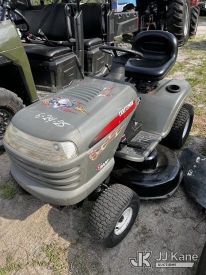(Thonotosassa, FL) Craftsman LT1000 Lawn Mower Runs, Moves, Operates) (Paint & Body Damage