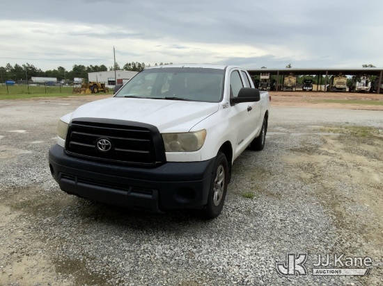 (Blackshear, GA) 2013 Toyota Tundra Crew-Cab Pickup Truck Runs & Moves) (Jump To Start, Minor Body D