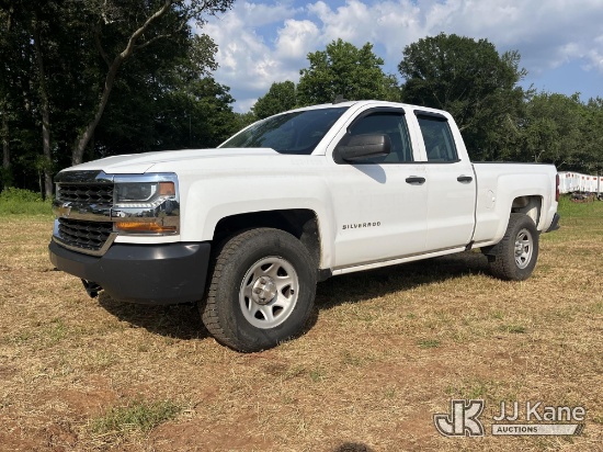 (Decherd, TN) 2017 Chevrolet Silverado 1500 4x4 Extended-Cab Pickup Truck Runs & Moves) (Check Engin