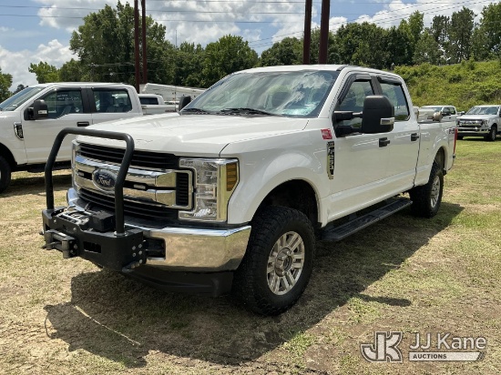 (Florence, SC) 2019 Ford F250 SD 4x4 Crew-Cab Pickup Truck Runs & Moves