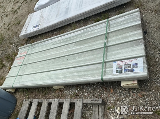 (Tampa, FL) Polycarbonate Roof Panels 35in x 8Ft. 30PCS (New) NOTE: This unit is being sold AS IS/WH