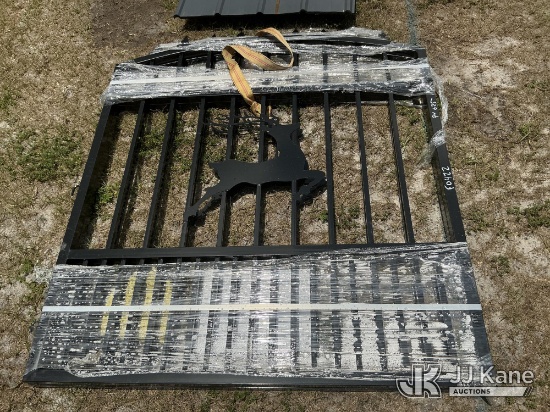 (Thonotosassa, FL) Gate Bi-Part 10ftW x 5.5ftT (Deer) (New ) NOTE: This unit is being sold AS IS/WHE