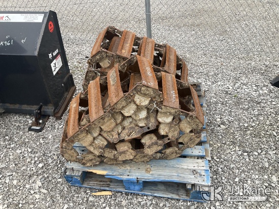 (Verona, KY) Steel Tracks (Condition Unknown) NOTE: This unit is being sold AS IS/WHERE IS via Timed