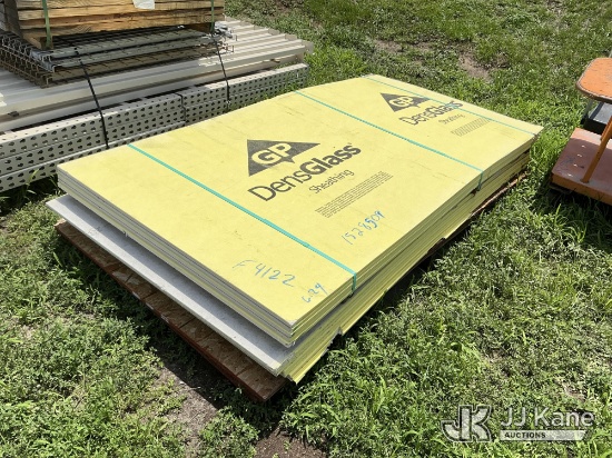 (Thonotosassa, FL) Sheathing Board (Condition Unknown ) NOTE: This unit is being sold AS IS/WHERE IS