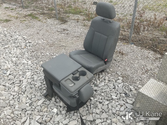 (Verona, KY) Truck Seat & Center Console NOTE: This unit is being sold AS IS/WHERE IS via Timed Auct
