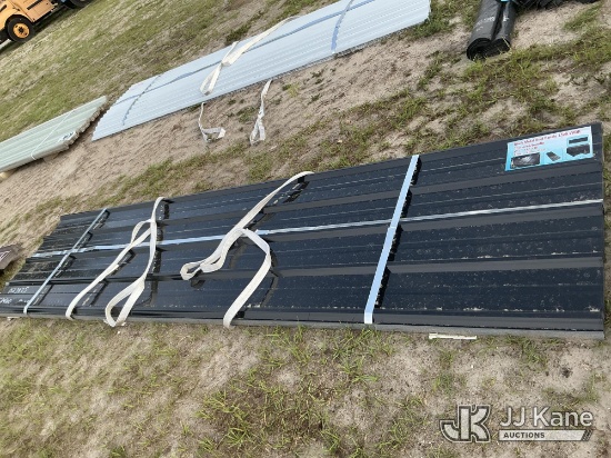 (Thonotosassa, FL) Metal Roof Panels 12ft X 3ft. 70PCS (New) (Paint & Body Damage) NOTE: This unit i