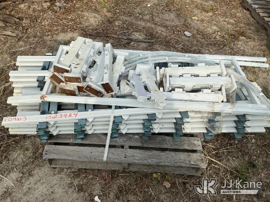 (Tampa, FL) PVC Fence With Arch Entrance (New) NOTE: This unit is being sold AS IS/WHERE IS via Time