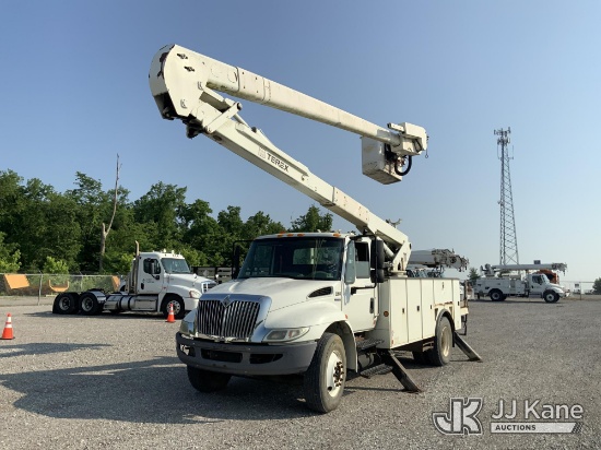 (Verona, KY) HiRanger 5TC-55, Material Handling Bucket Truck rear mounted on 2010 International 4300