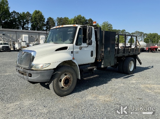 (China Grove, NC) 2003 International 4300 Flatbed Reel Truck Runs & Moves) (Check AC Light On