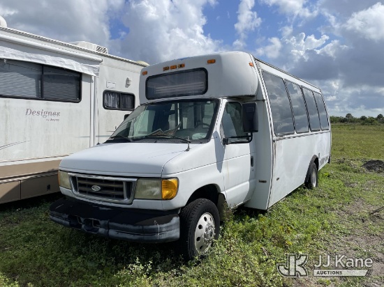 (Melbourne, FL) 2003 Ford E450 Bus Not Running, Condition Unknown, Paint Damage
